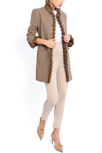 Long blazer from sand coloured stretch-cashmere